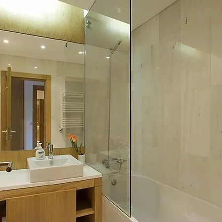 Lovely 2 Bed Family With Pool Alcabideche