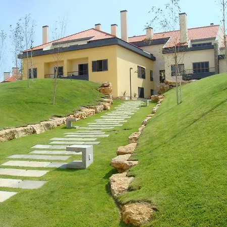 Lovely 2 Bed Family With Pool Apartmán *