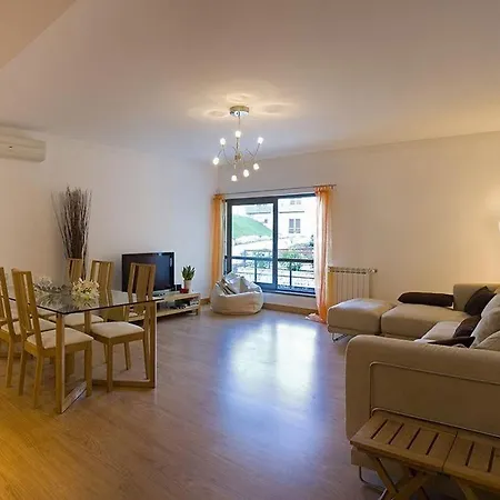 Lovely 2 Bed Family With Pool Apartmán